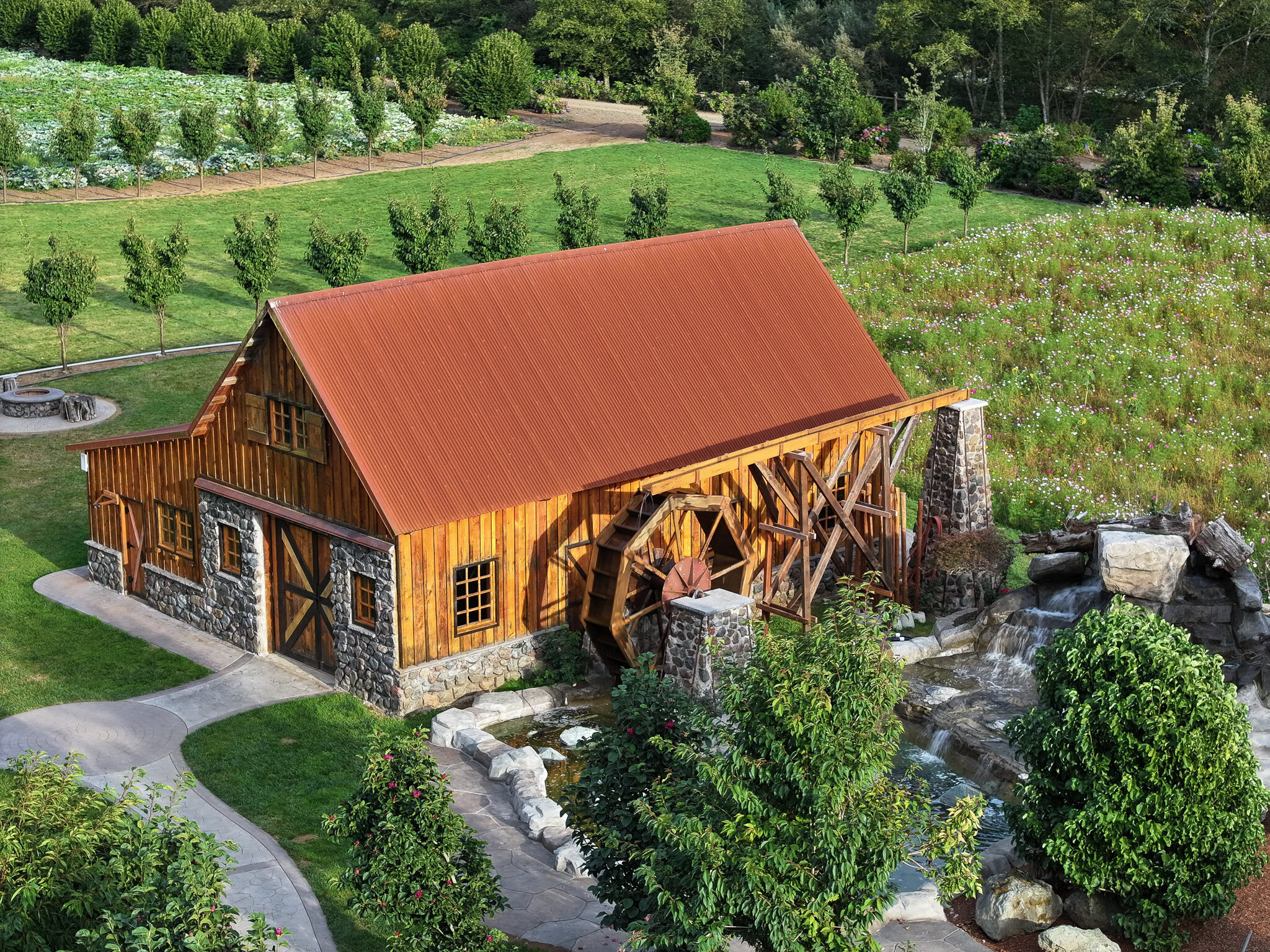 Water wheel photography backdrop at The Hydrangea Ranch